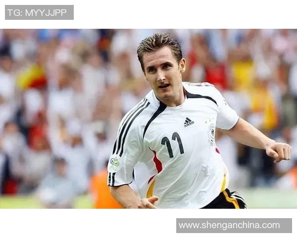 足球明星华丽变身揭秘他们的时尚风格与个性魅力