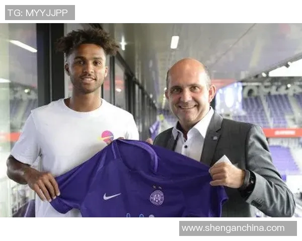 俄亥俄州足球明星的崛起与荣耀背后的故事与奋斗历程 俄亥俄州足球明星的崛起与荣耀背后的故事与奋斗历程