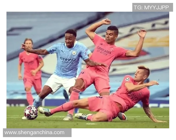 曼城足球俱乐部辉煌历史中的传奇明星球员回顾与分析