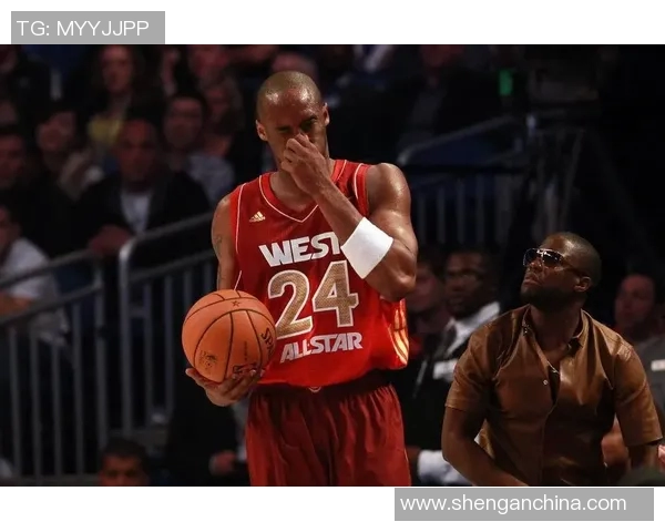 篮球明星意外受伤手臂骨折重返赛场的艰难历程与复苏希望 篮球明星意外受伤手臂骨折重返赛场的艰难历程与复苏希望